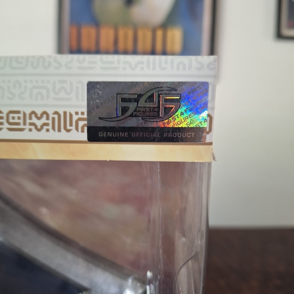 Zelda Hylian Shield - Picture 4 of 6